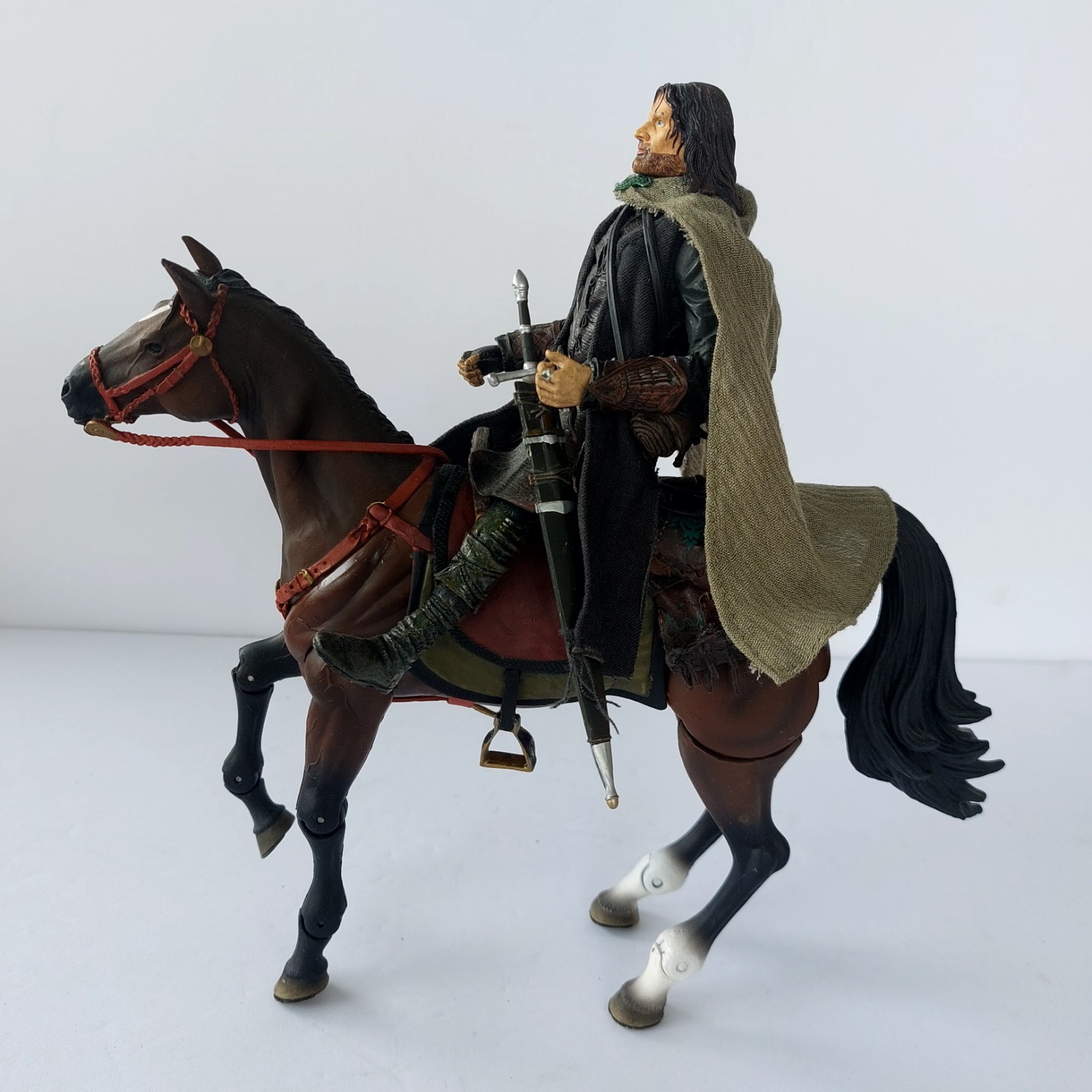 Lord Of The Rings: The Two Towers Aragon & Brego Deluxe Horse & Rider Set