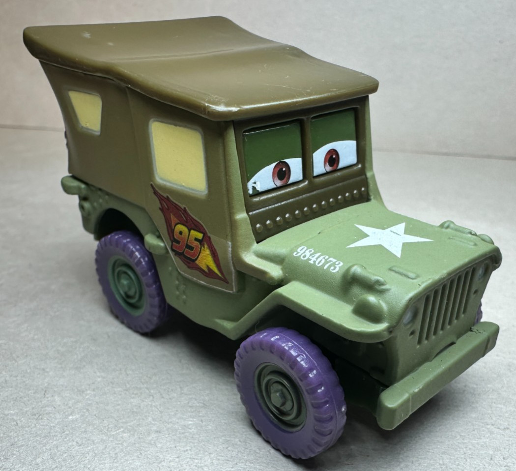 Disney Pixar Cars 2 Race Team Sarge Diecast 1:55 FC Radiator Springs #95