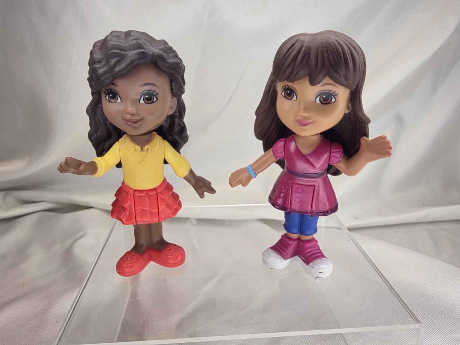 Dora the Explorer & Friends EMMA Music Adventure Charm DORA Cafe Playset Figures