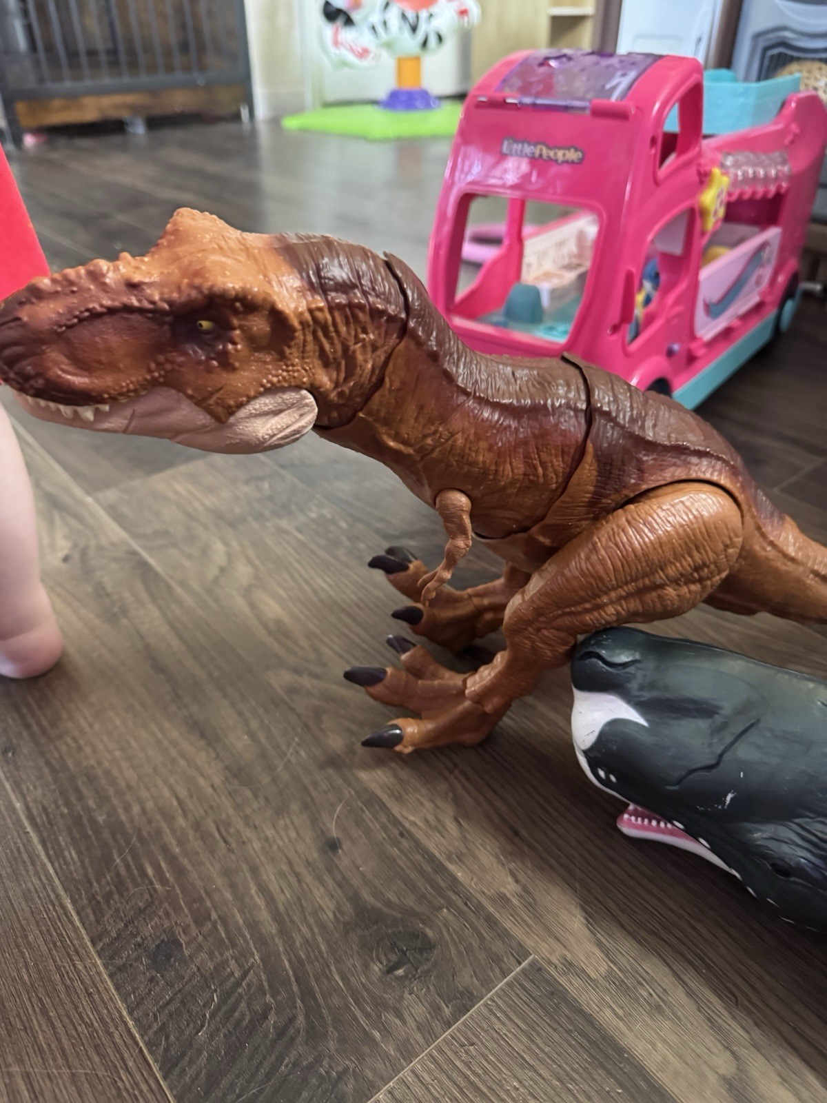 Jurassic World Park Destroy N Devour Indominous Rex Tyranosaurus Rex