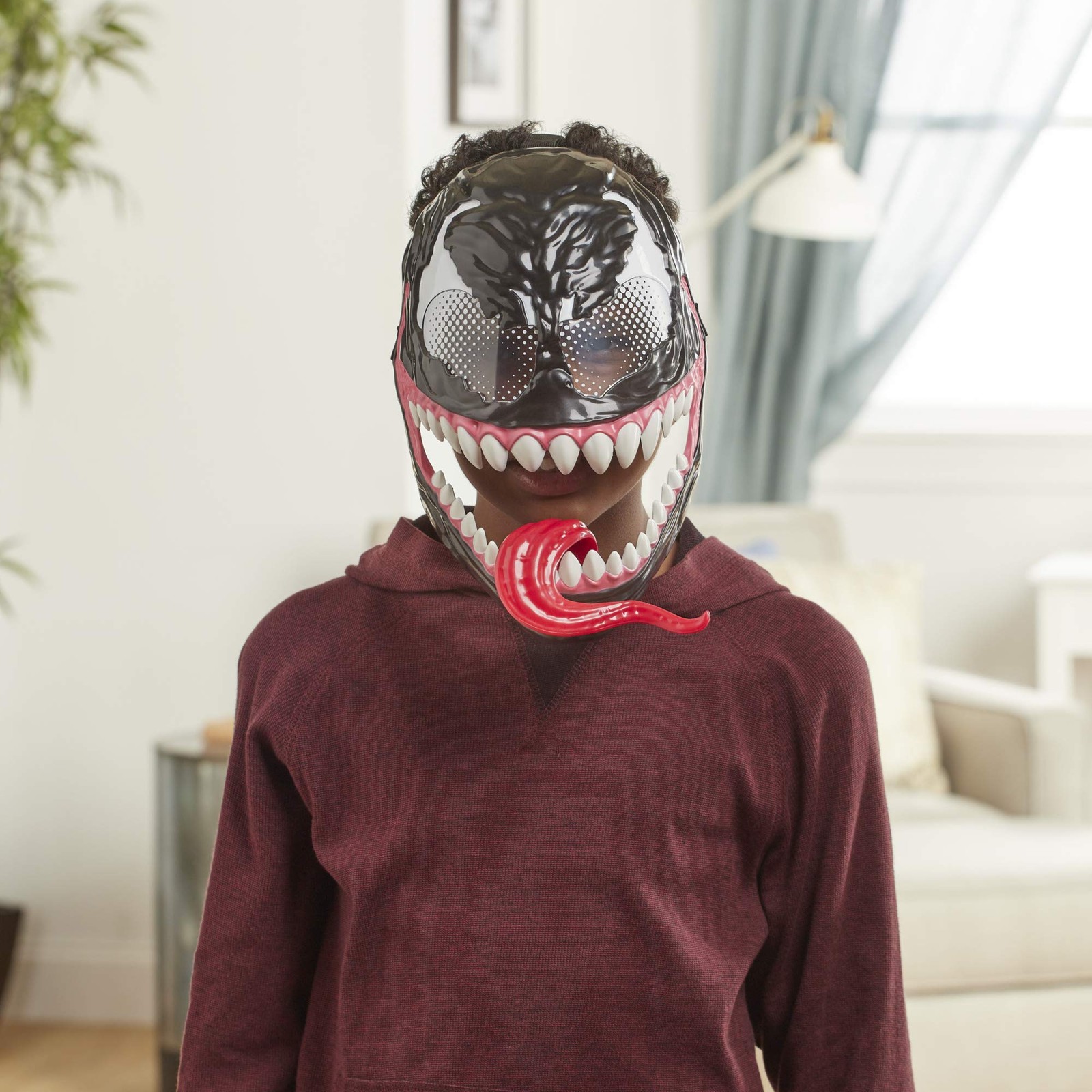 Spider-Man Marvels Maximum Venom, Venom Mask Role Play Toy, Lever-Activated Swin