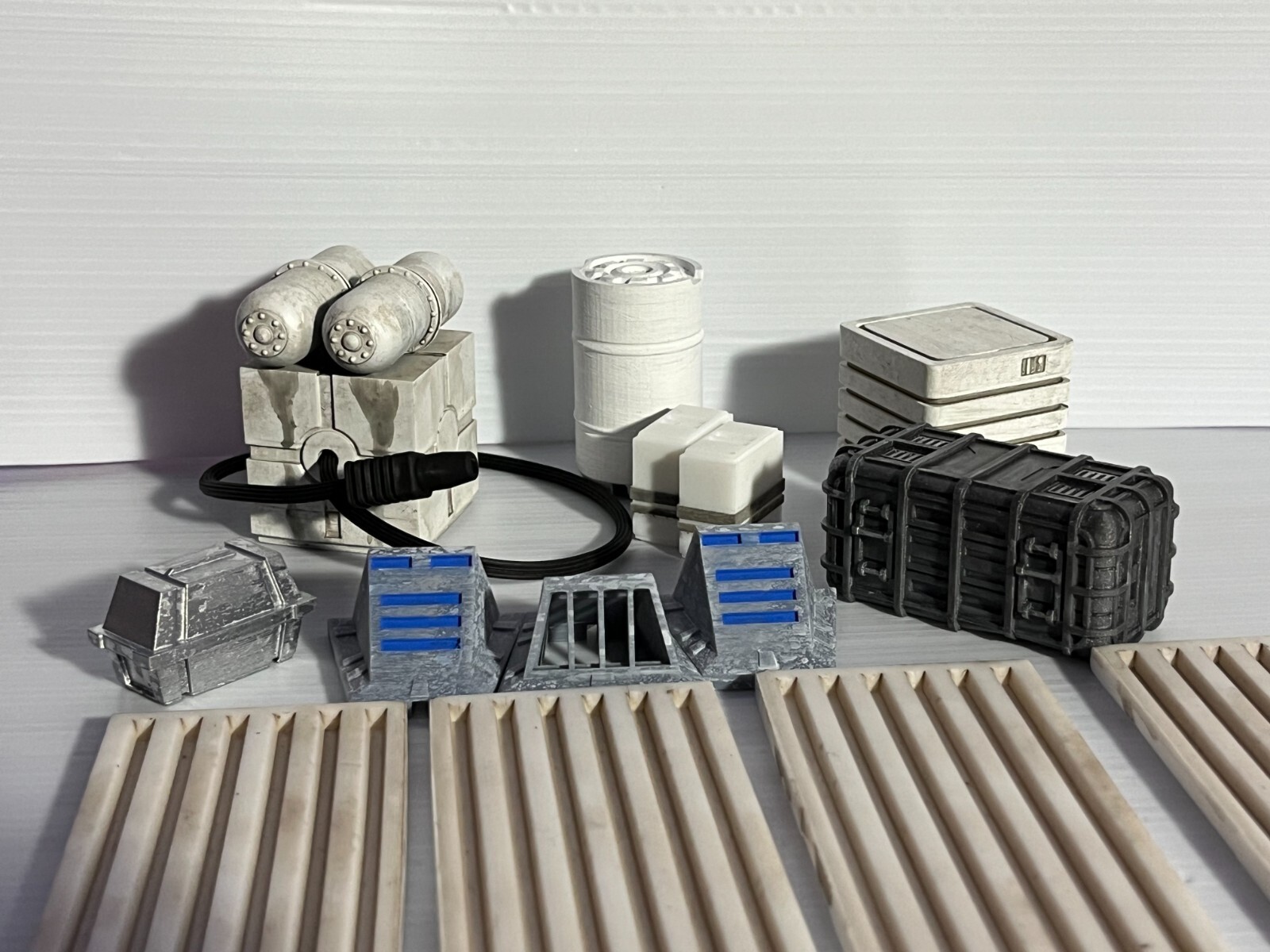 Echo base Hanger equipment for 3.75&Prime; Figure Diorama #1