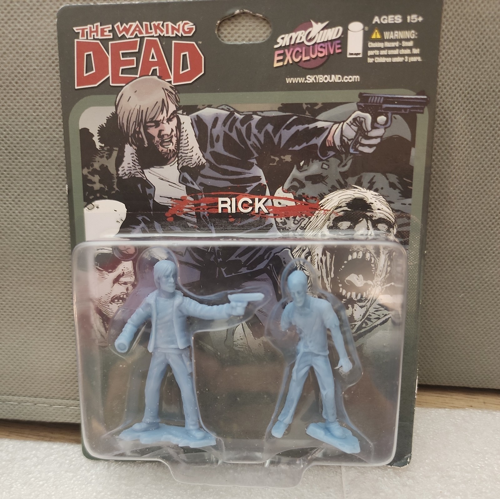 October Toys Skybound Exclusive The Walking Dead Blue Rick Grimes extremely rare