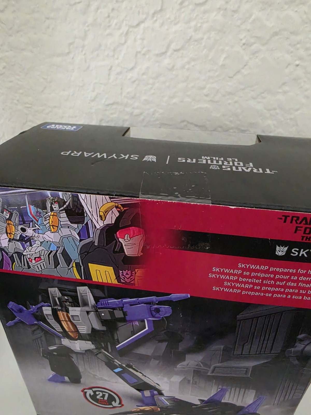 Transformers Studio Series 7 Inch Action Figure Voyager Class Skywarp