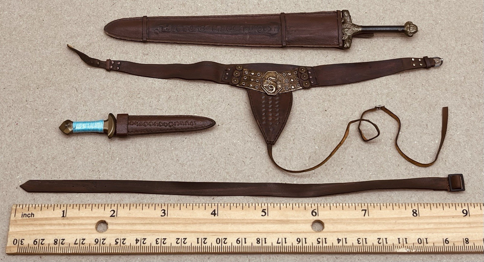 1/6 Kaustic Plastik 12&Prime; figure MasterClass Collection Conan Belt Sword Knife set