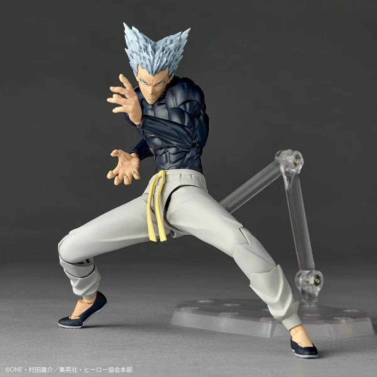 Kaiyodo Revoltech Amazing Yamaguchi Garou One Punch Man Action Figure with Bonus