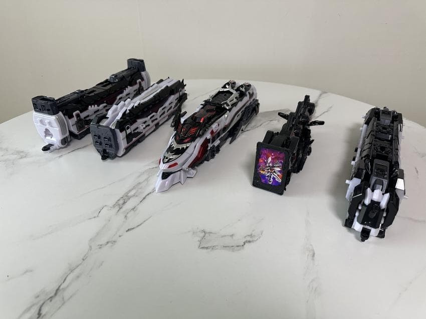 Metal Cardbot W « Tyrant Zero » – The Ultimate Colossal Black Dragon Emperor K-toy
