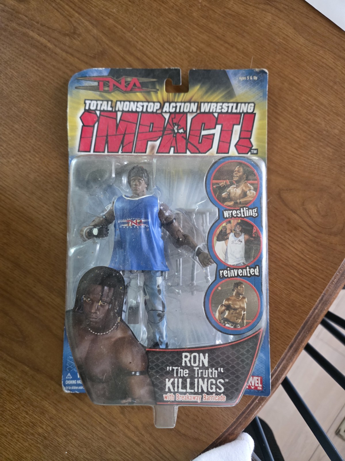 2005 TNA Impact Ron « The Truth » Killings W/ Breakaway Barricade Action Figure