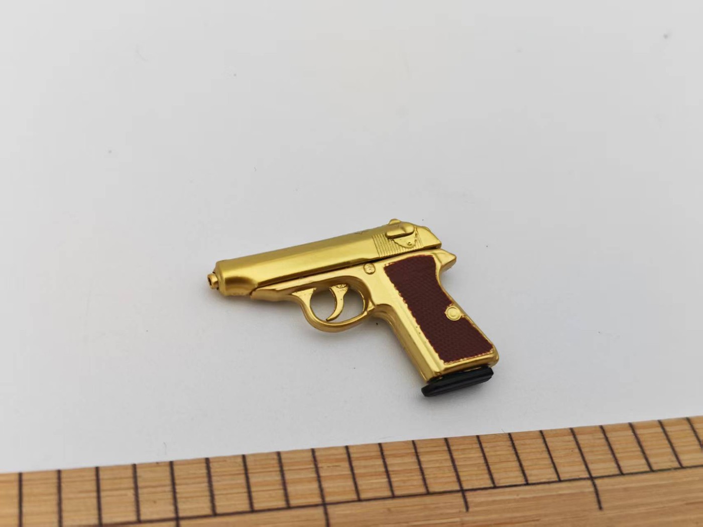 DAMTOYS DAM GK020 1/6 Gangsters Kingdom – Club K Hong Wu Pistol Model