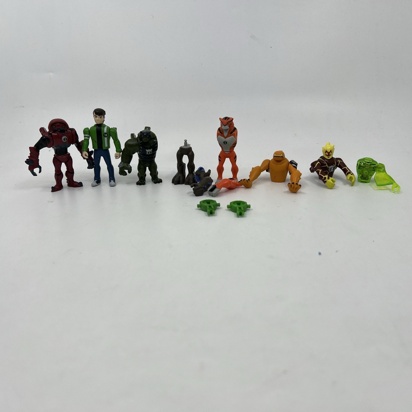 Ben 10 Alien Creation Chamber 2.5” Mini Action Figure Lot:Water Hazard,Rath,etc