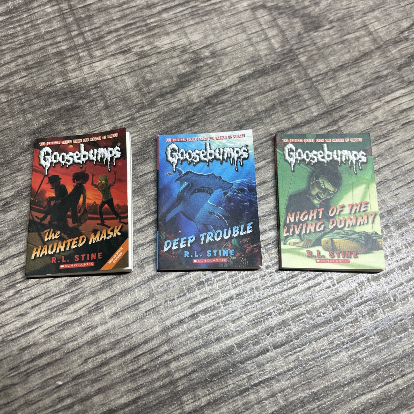 Zuru Mini Brands Books 3x Complete Goosebumps Haunted Mask, Deep Trouble & NOTLD