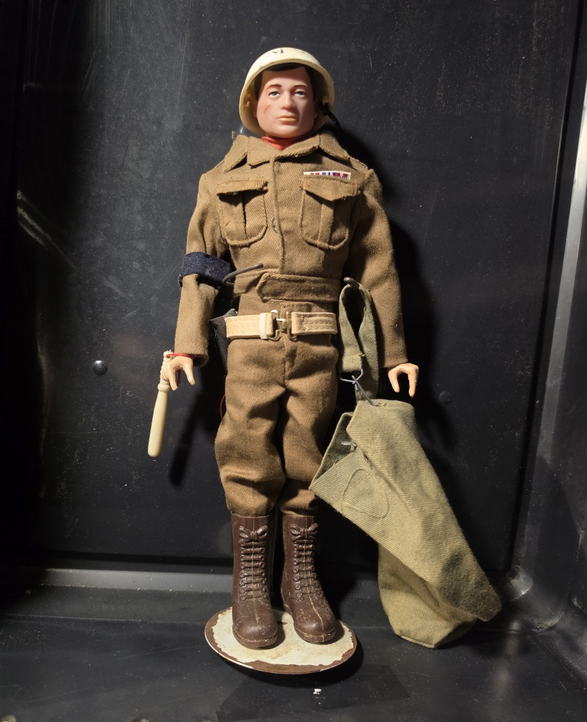 Military Soldier Action Figure – Brown/Green Plastic/Fabric w/ Helmet Bag