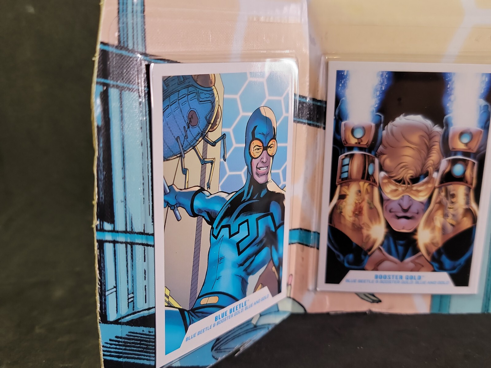 McFarlane DC Multiverse trading cards BOOSTER GOLD & BLUE BEETLE