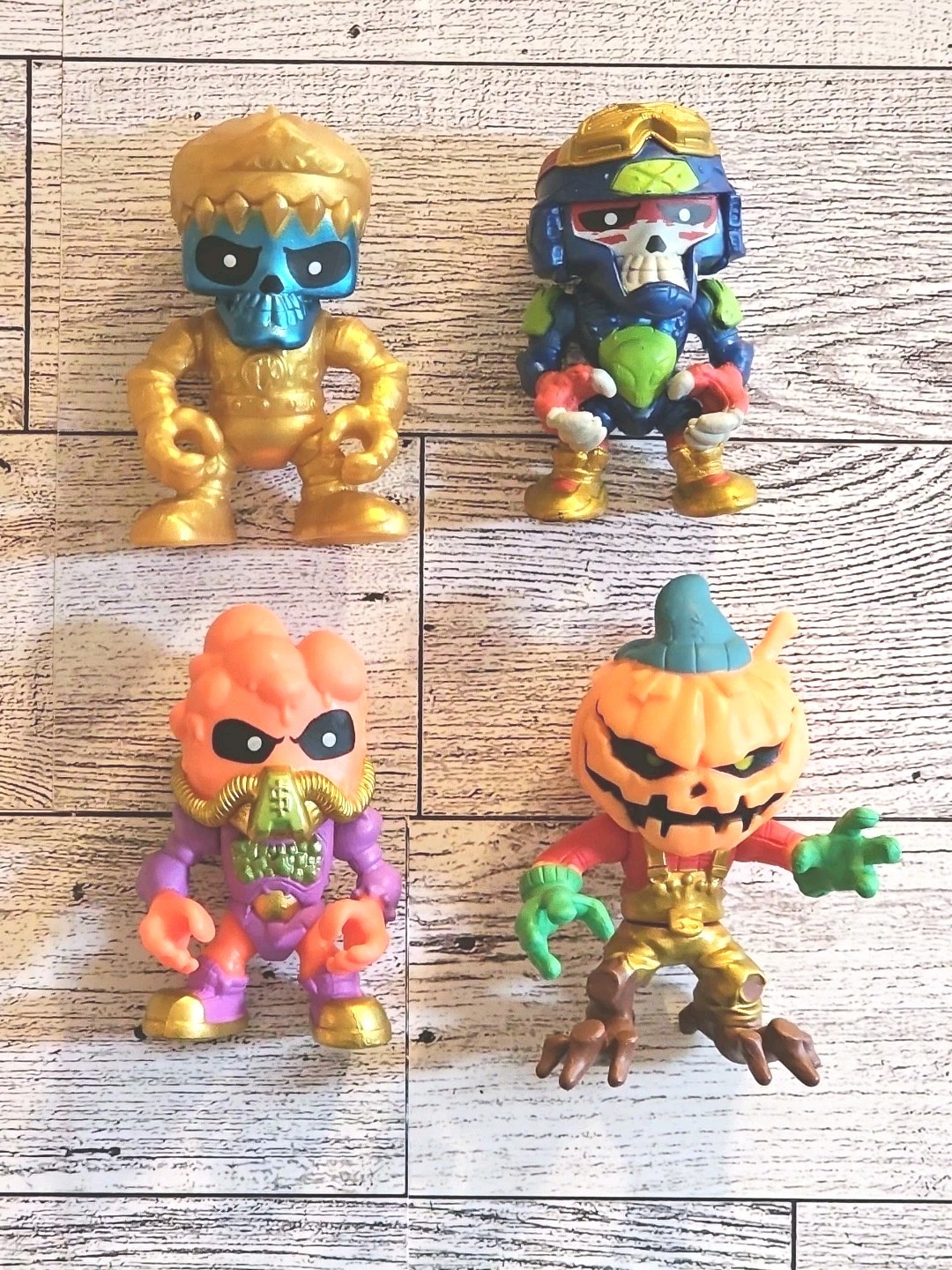 Lot of 4 Treasure X Action Figures Lot A