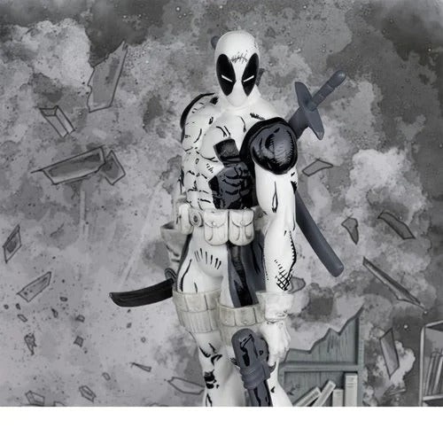Marvel Deadpool The New Mutants #98 Line Art 1:10 Scale Posed Figure with Scene