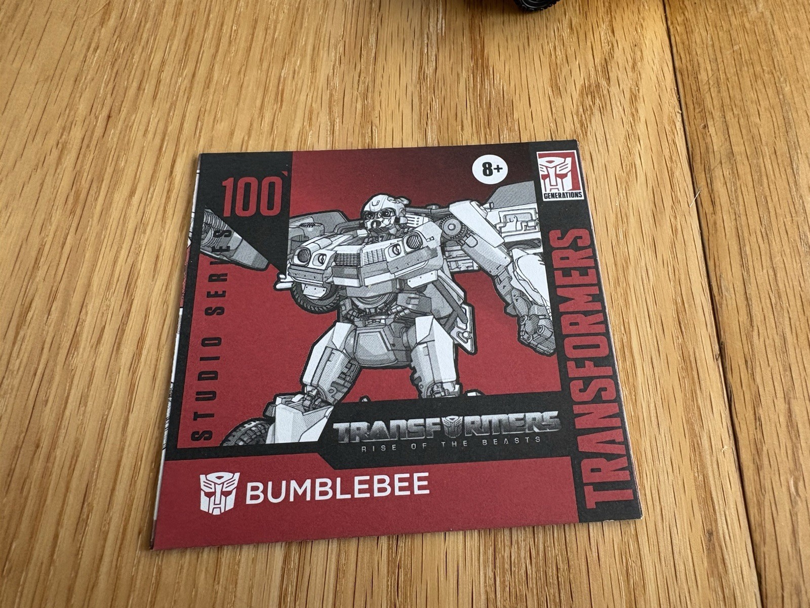 Hasbro Transformers Studio Series – Deluxe 100 Bumblebee Action Figure