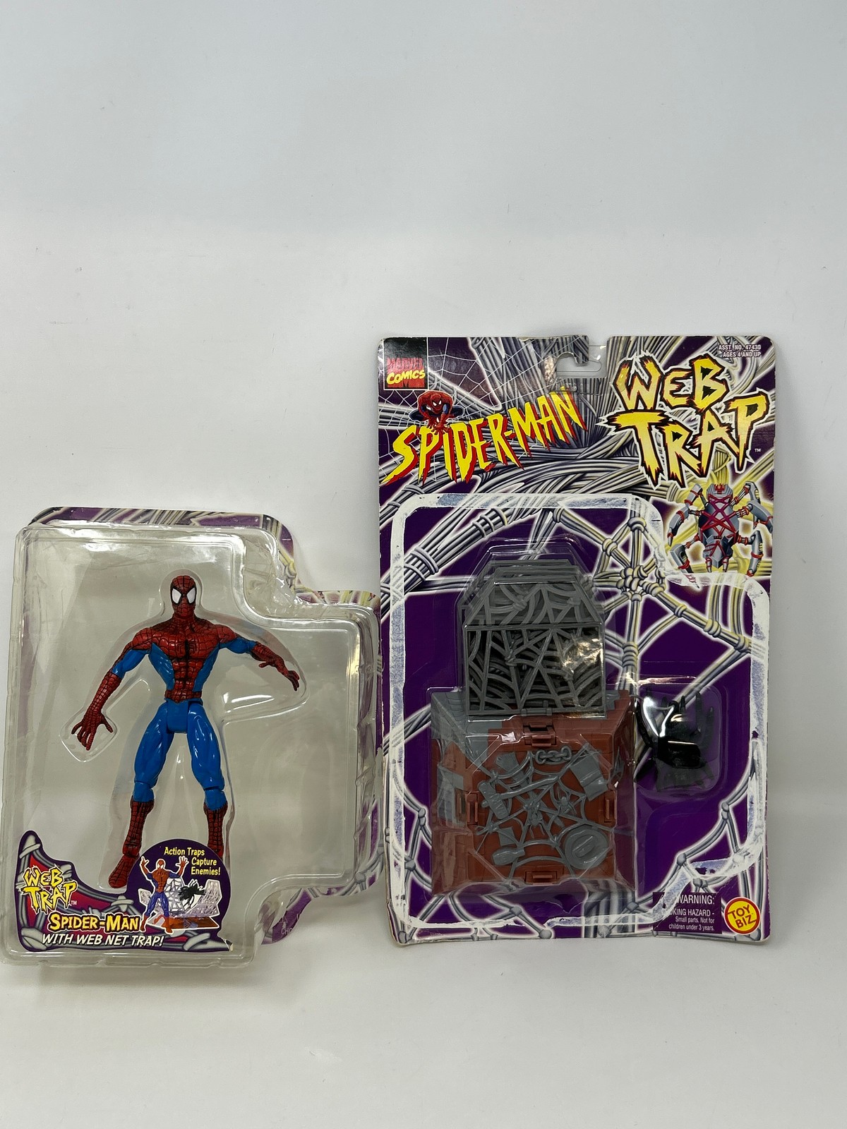 Marvel Comics Year 1997 Spider-Man Web Trap Series 5-1/2 Inch Tall Action Figure