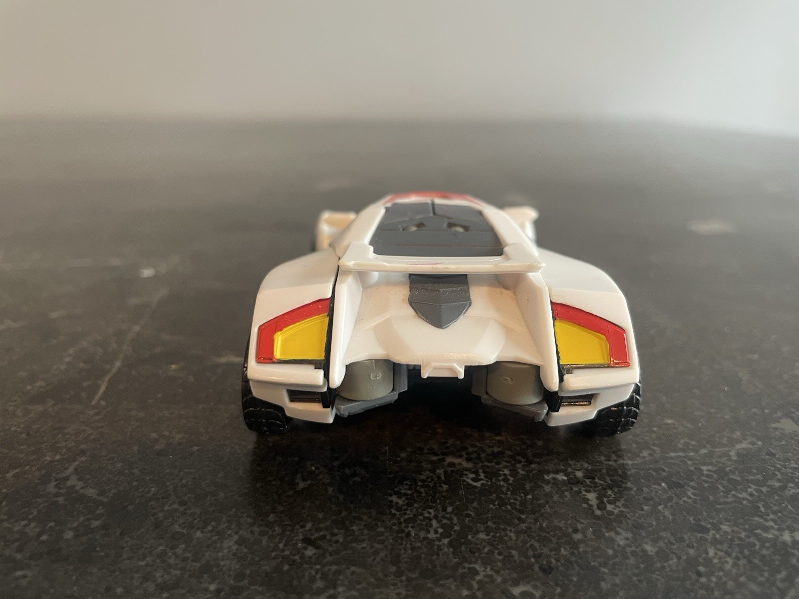 Transformers Prime RID Deluxe Class Autobot Wheeljack 2011