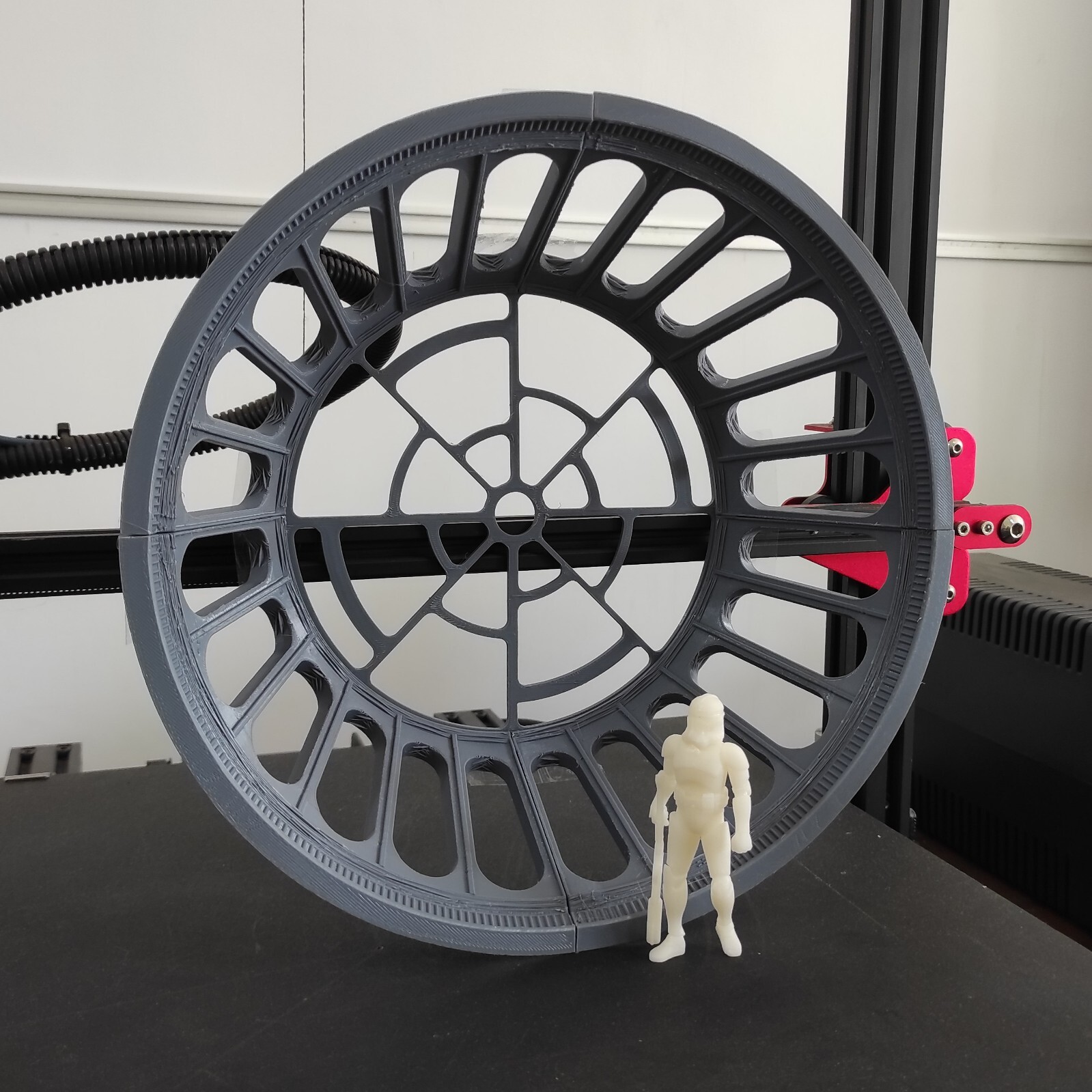 Emperor&rsquo;s Throne Room Round Window for 3.75 in (1:18) Figures Diorama