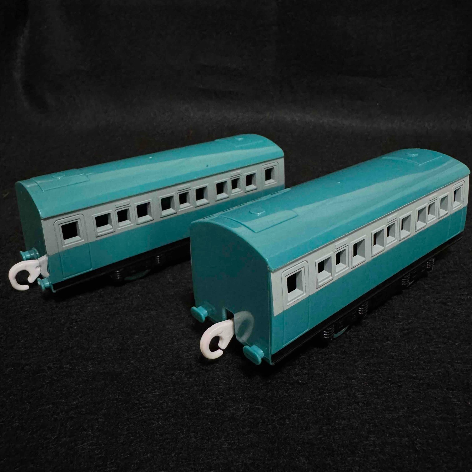 TOMY Thomas ＆Friends Plarail Trackmaster Connor Passenger Coach set of 2pcs
