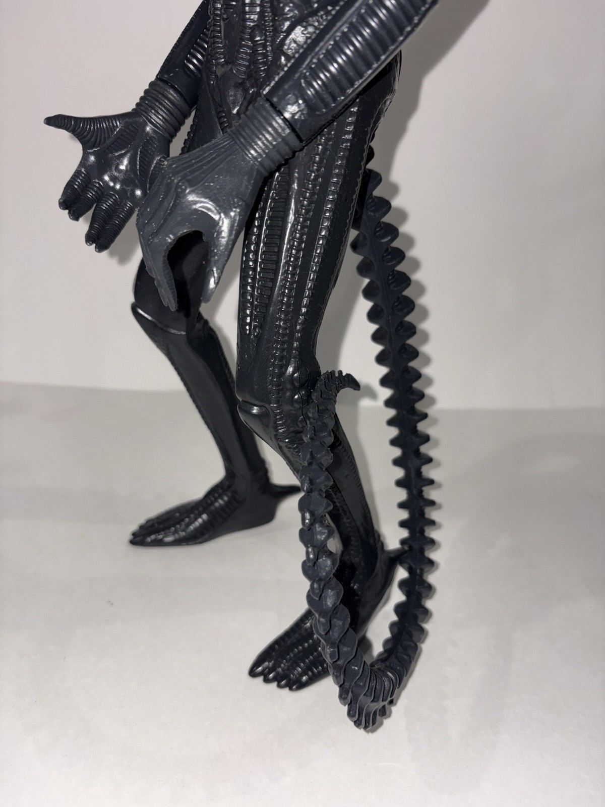 ALIEN KENNER 1979 BIG CHAP FIGURE 18” Excellent Condition Repro Dome