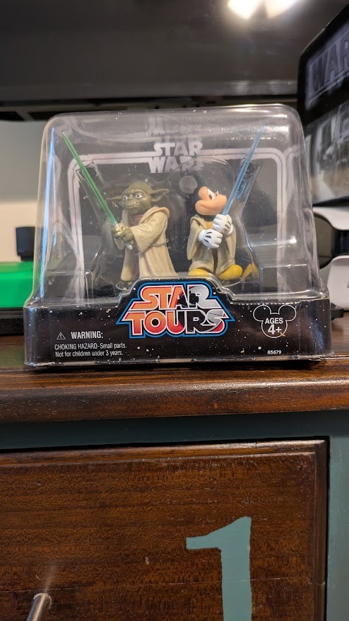 NEW STAR WARS 2005 STAR TOURS JEDI MICKEY AND YODA ACTION FIGURES DISNEY PARKS