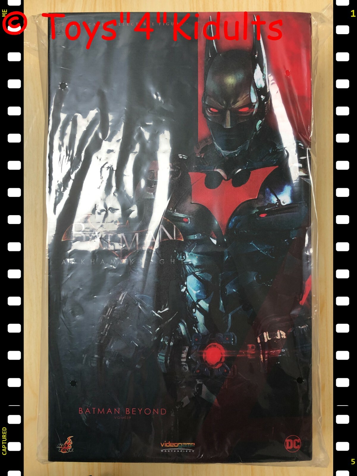 Hot Toys VGM 39 Batman Arkham Knight Batman Beyond 1/6 Figure NEW