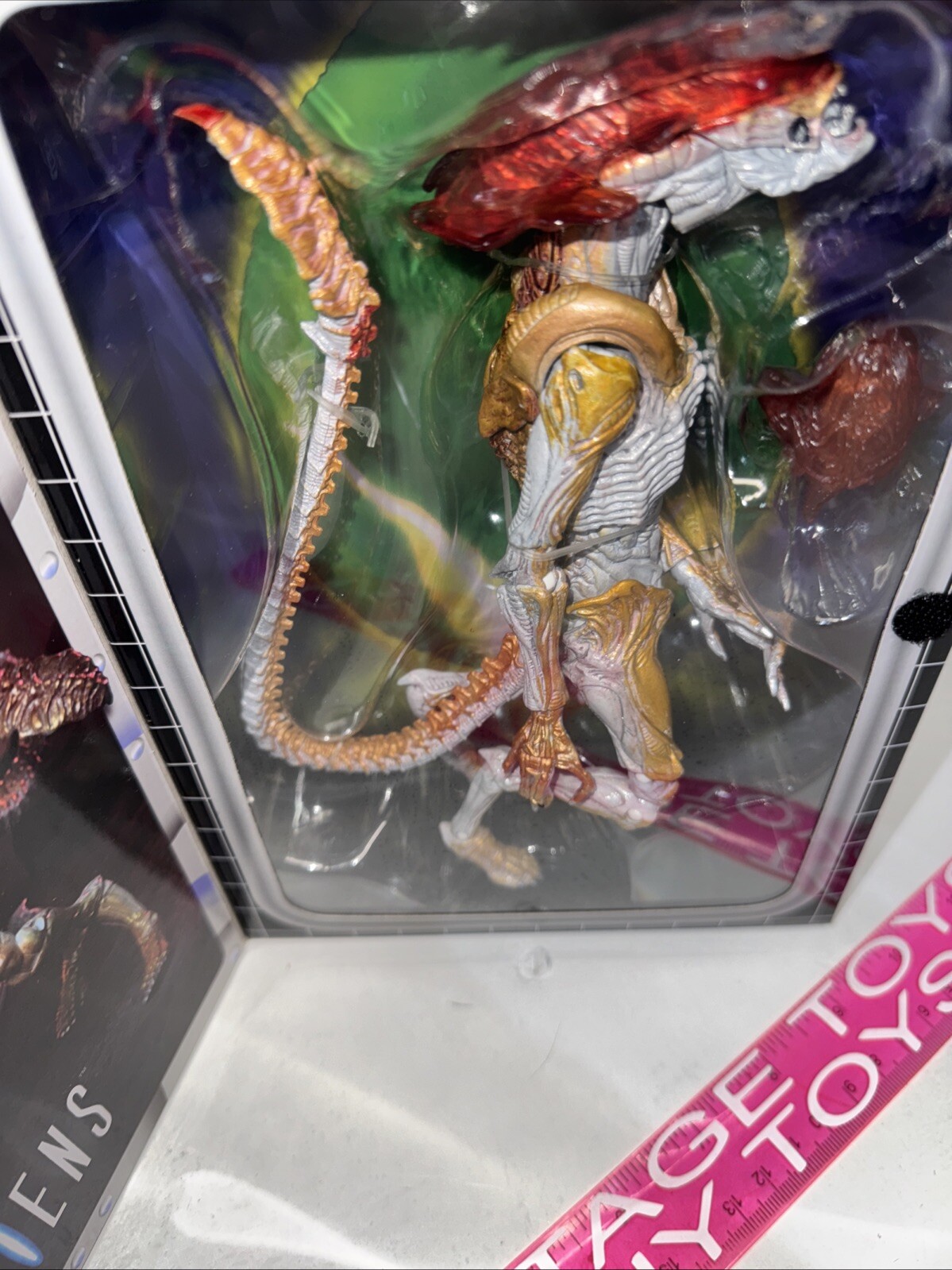 NEW NECA Aliens 7&Prime; Cougar Alien – Kenner Tribute Collectible Kamikaze Parasite