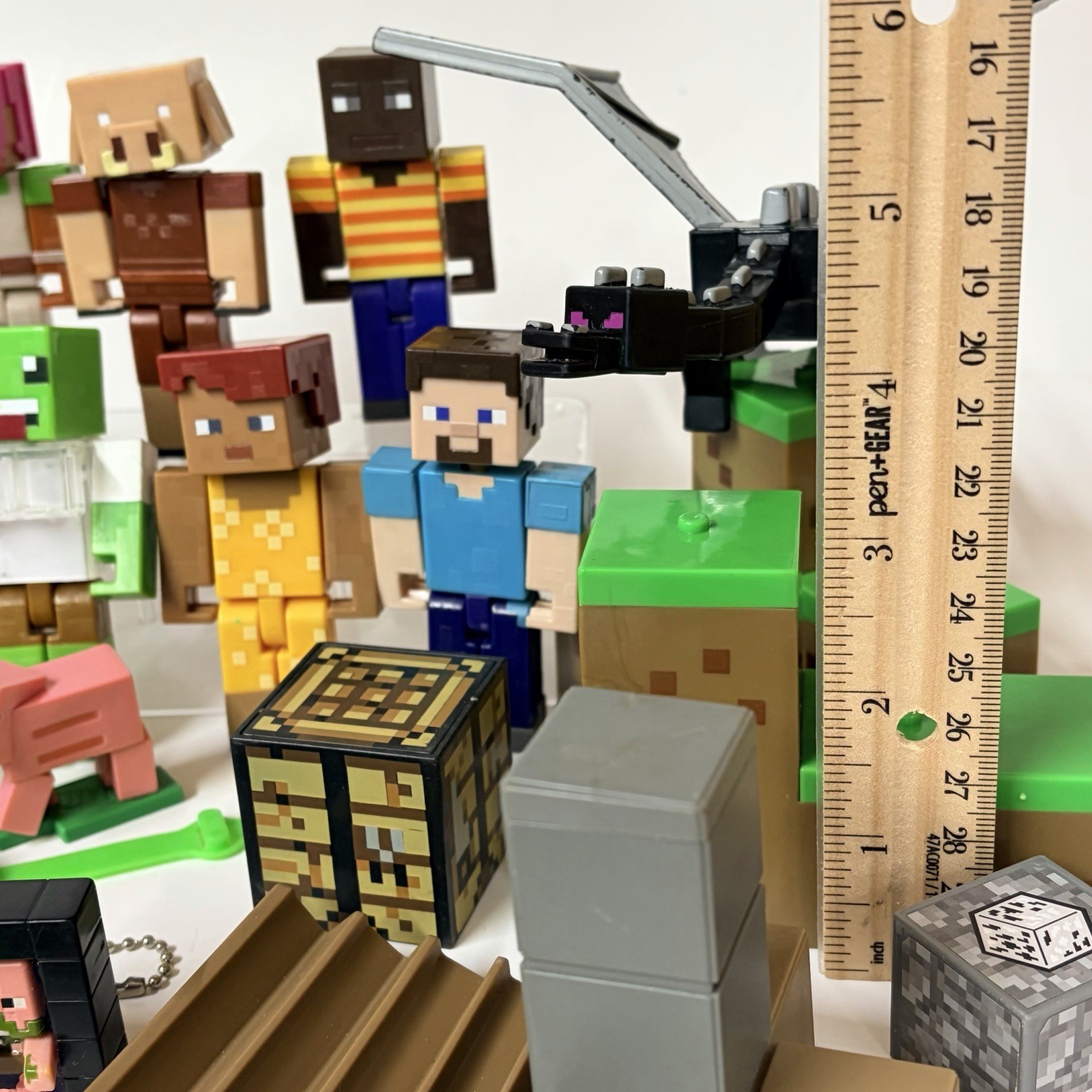 Minecraft Creator Action Figures Toy Lot Of 30 Ender Dragon Blocks Mixed Lot Toy