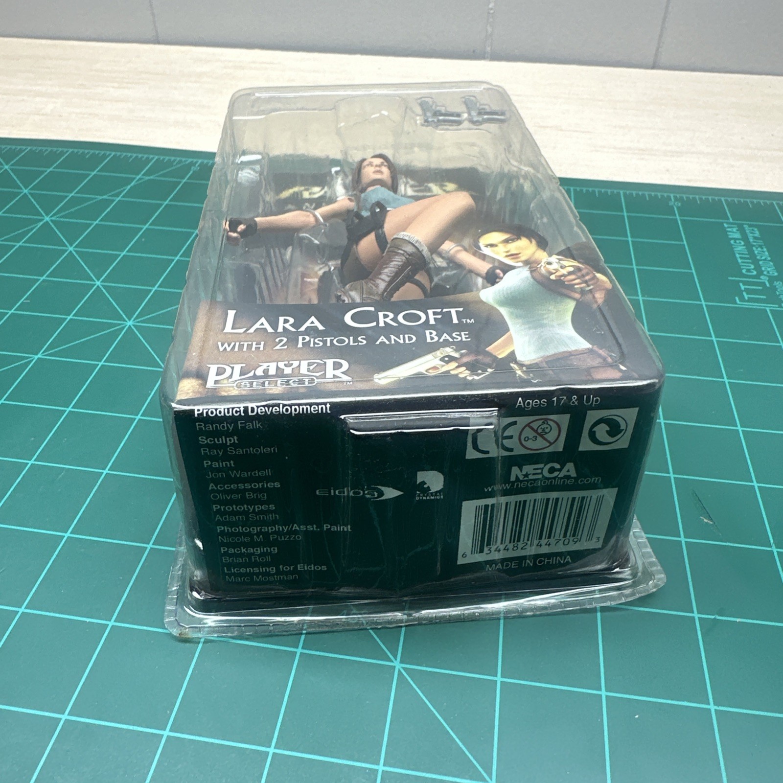 NECA Player Select Tomb Raider Anniversary: LARA CROFT Action Figure MIB