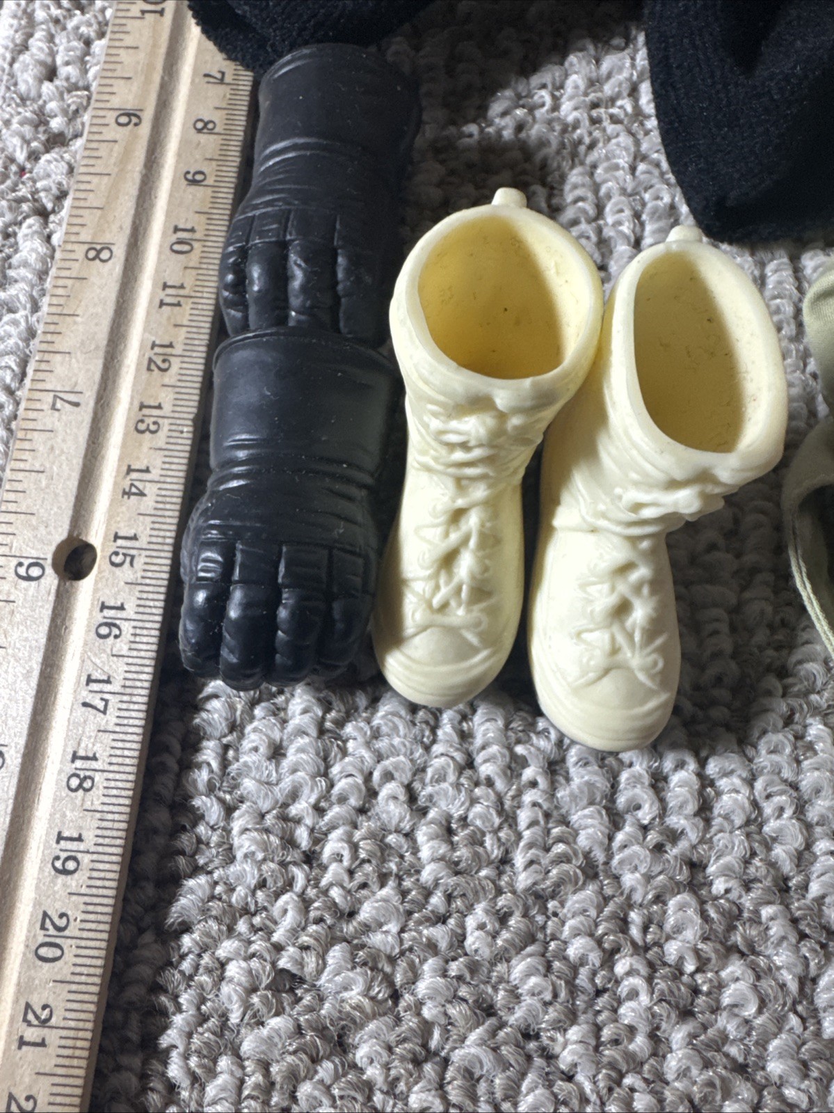 12&Prime; ACTION FIGURES – CLOTHES, AND ACCESSORIES LOT
