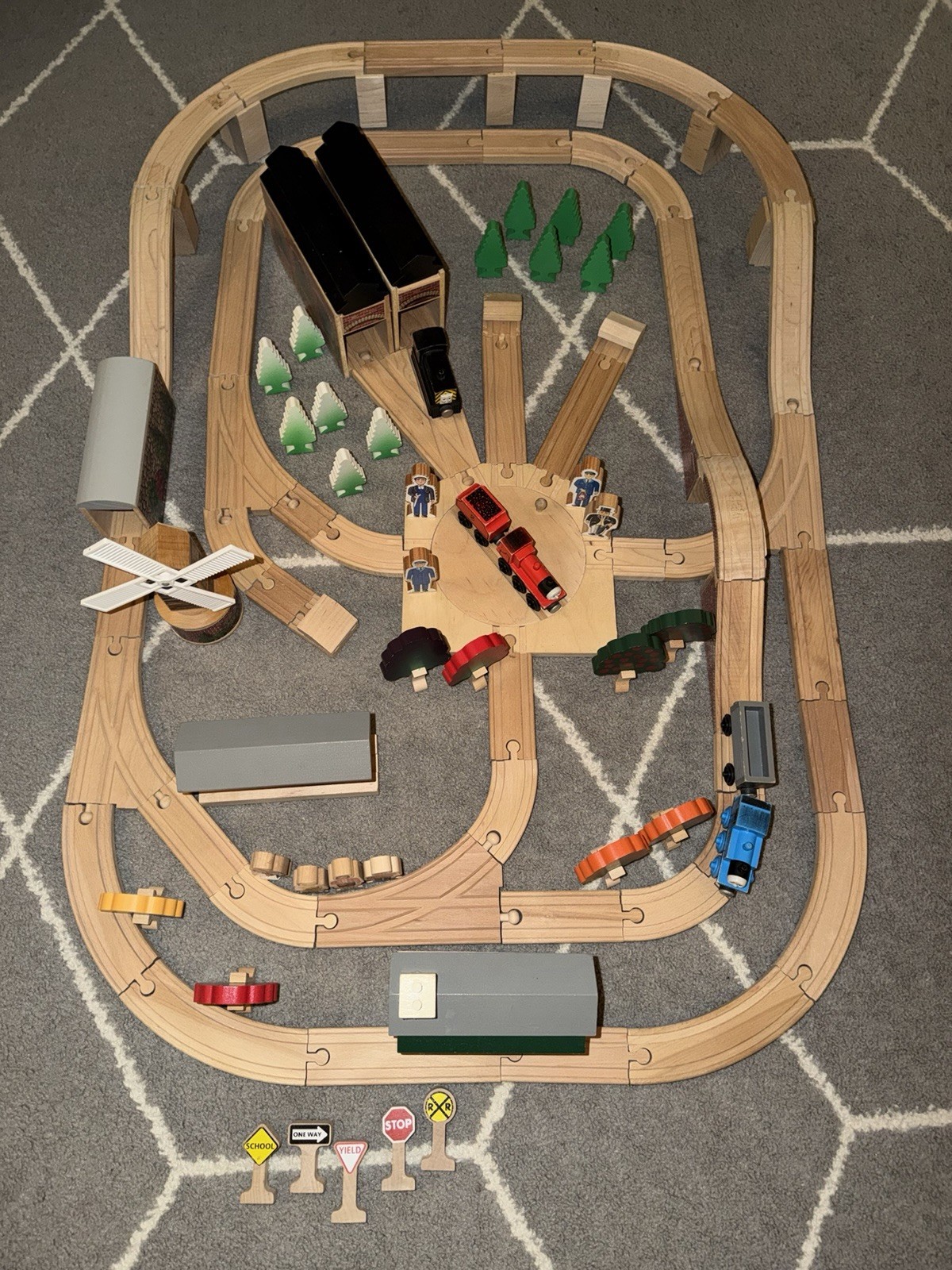 100 Piece SET ! THOMAS FRIENDS TRAIN WOODEN RAILWAY 1992 , #99402 !