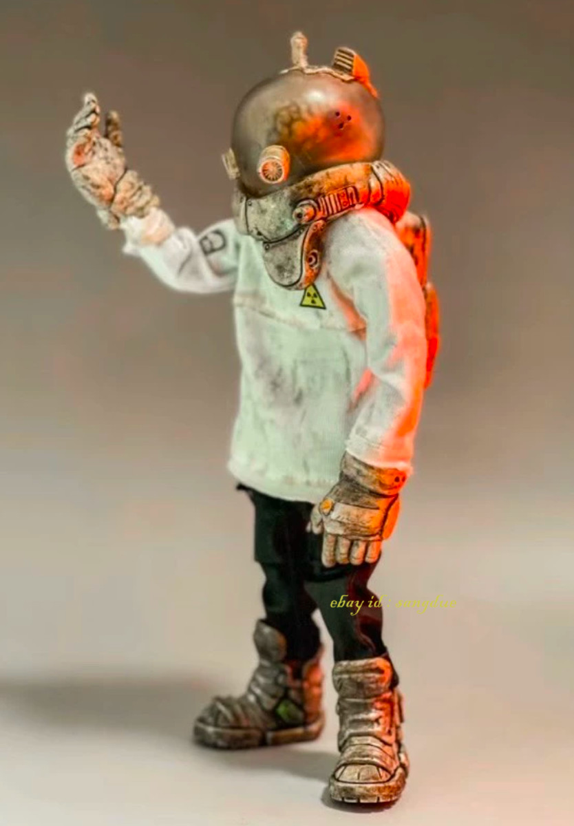 Come4arts DOOMSDAY Roger Brain flower 20CM Hidden items Action Figure In Stock