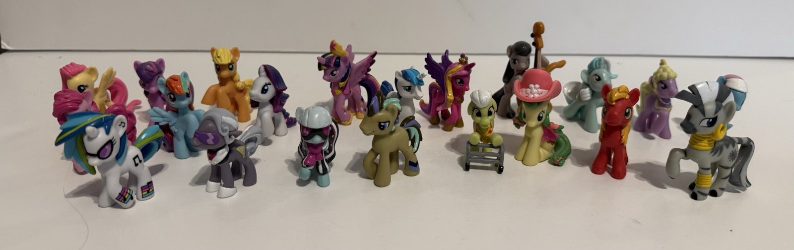 My Little Pony Friendship Is Magic Blind Bag Mini Figures Lot Of 21 DJ Pon