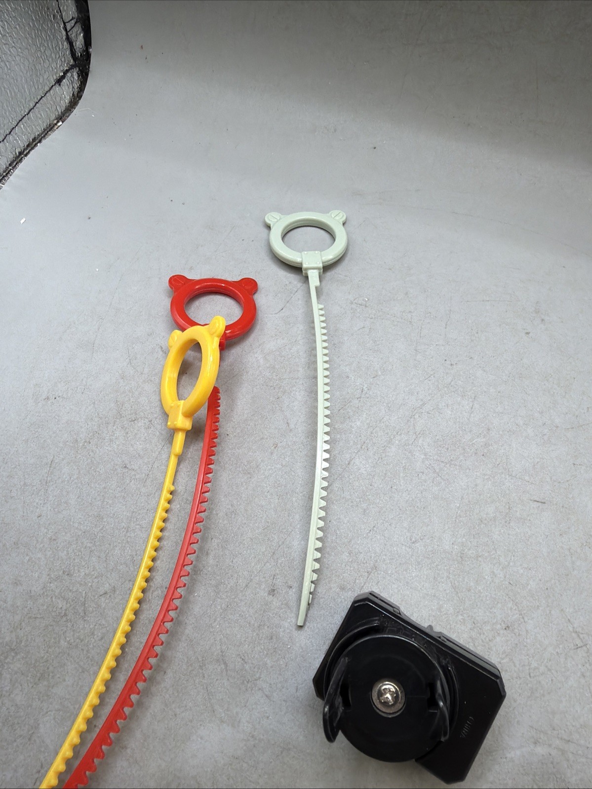 Original Hasbro Beyblade Handheld Launcher Lot Of 3 Gray,black Yelow