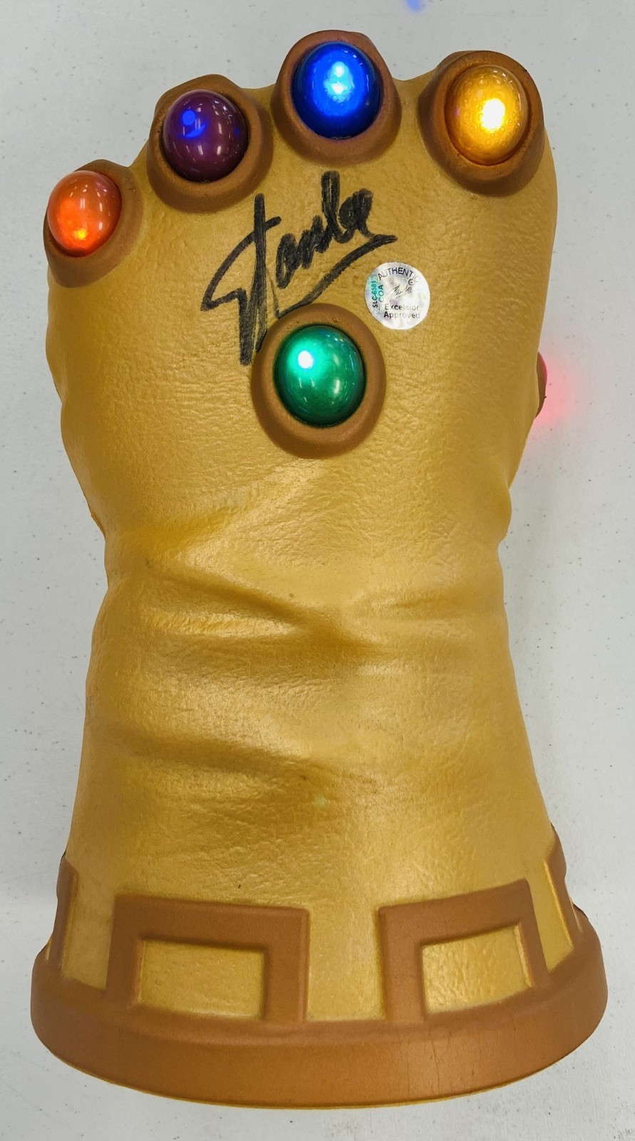 2014 SDCC Hasbro Infinity Gauntlet w/Lights & Action Figures Set Signed Stan Lee
