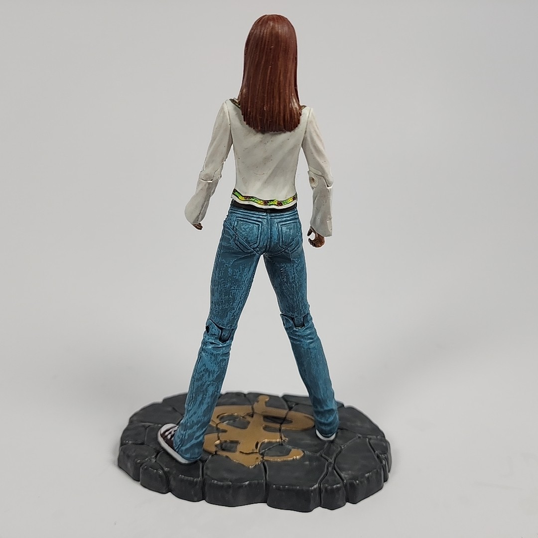 Lot of 4 Buffy the Vampire Slayer Action Figures Angel Master Willow 1999 Moore