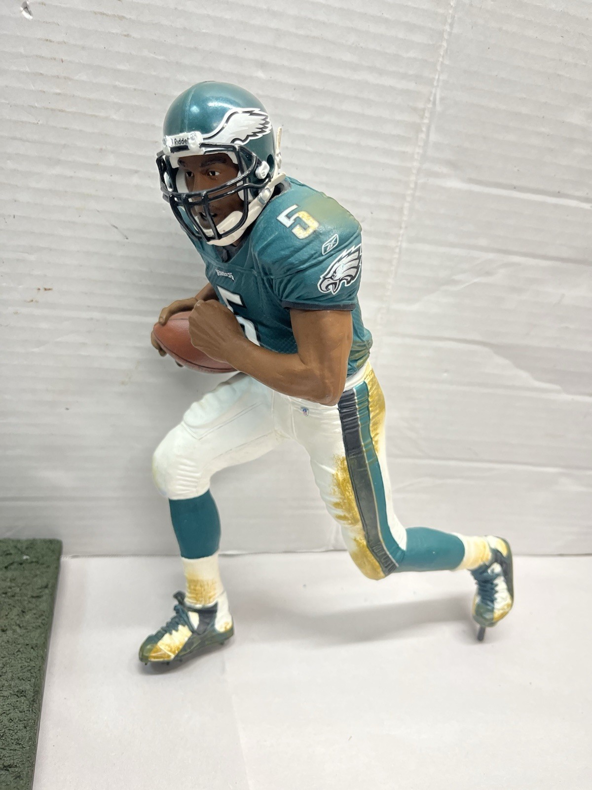 MCFARLANE NFL EAGLES DONOVAN MCNABB 12&Prime; LOOSE VARIANT & FIGURE PUPPET LOT