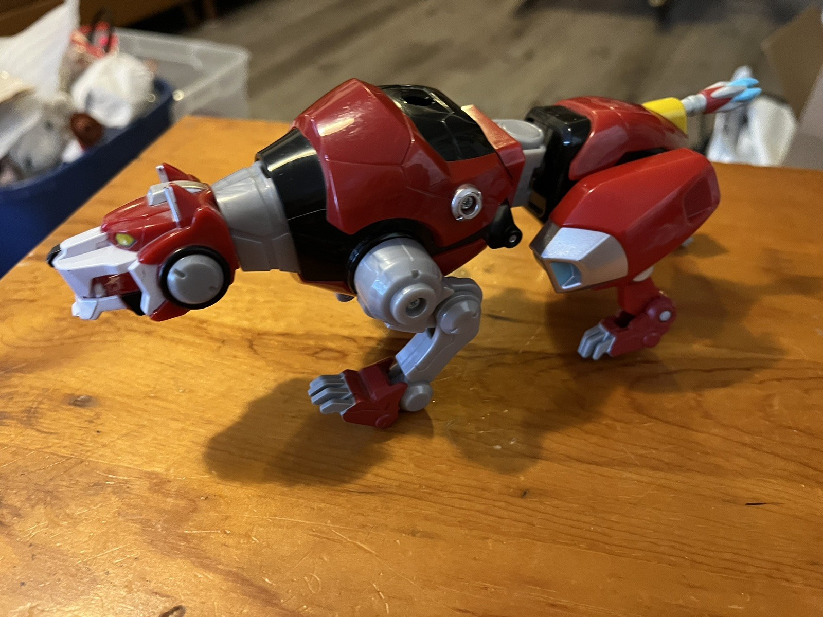 Playmates Voltron Legendary Defender Combiner RED Lion 2017 Action Figure 7 1/2”