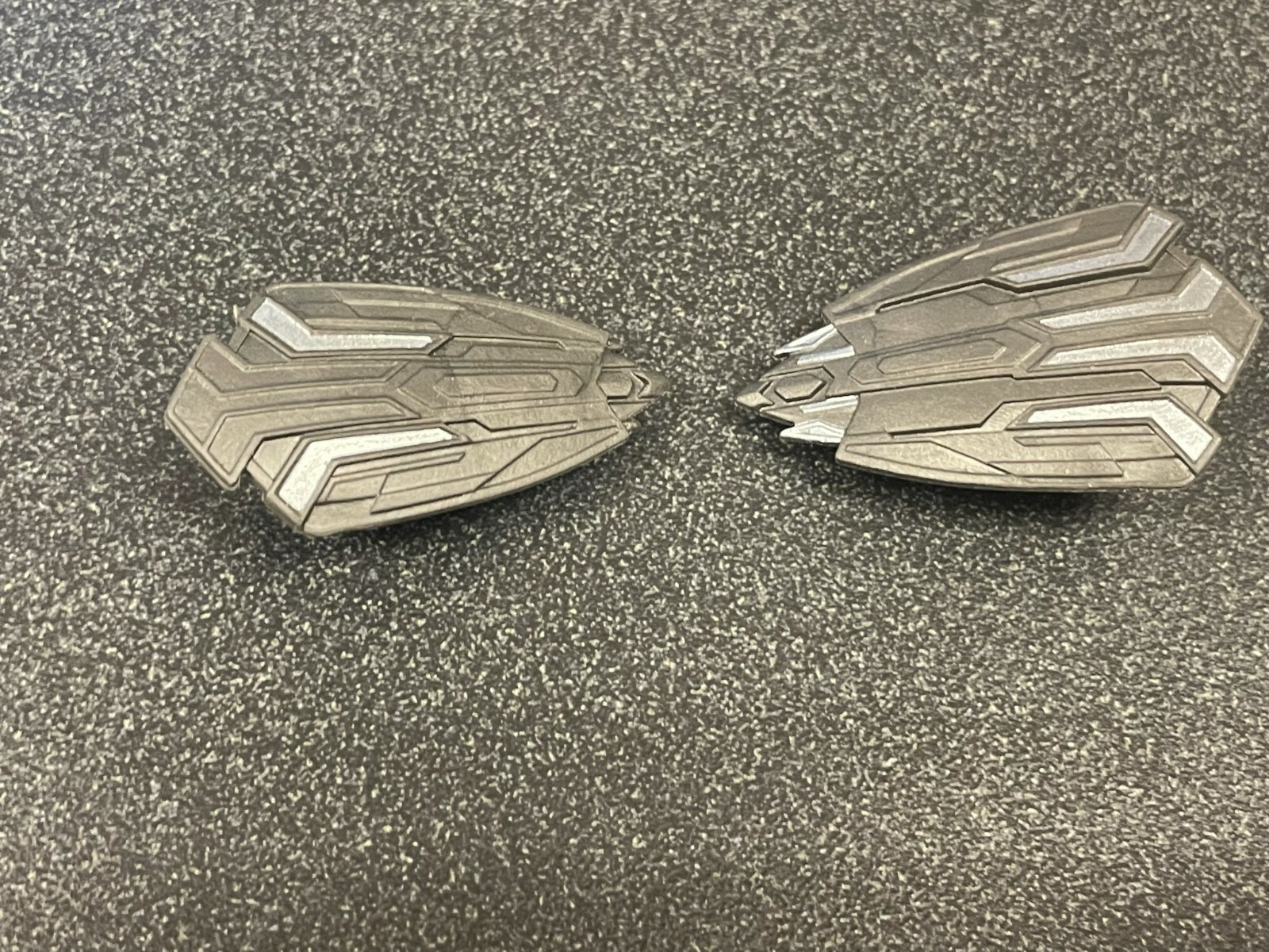 MARVEL LEGENDS 6&Prime; SCALE INFINITY (CAPTAIN AMERICA) WEAPON ACCESSORIES (MINT)