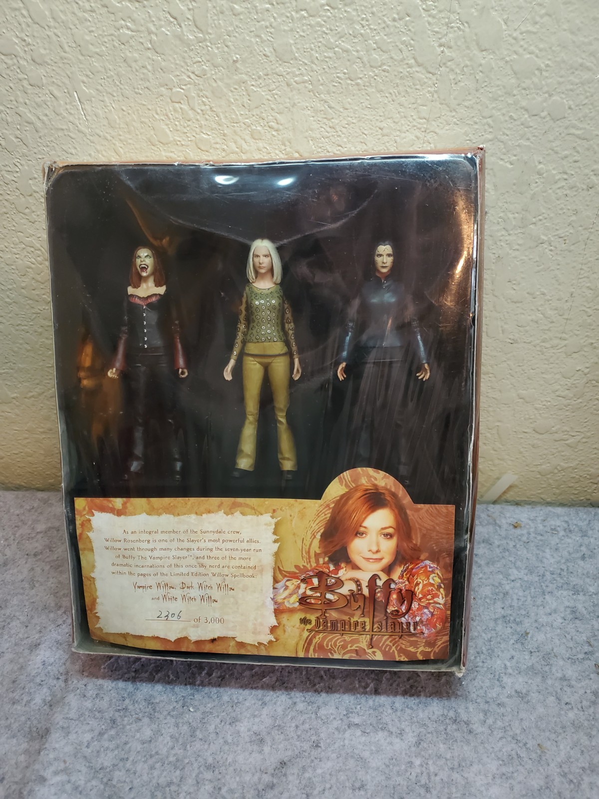 Buffy The Vampire Slayer Willow&rsquo;s Spellbook Action Figure Set Ltd Ed 2206/3000