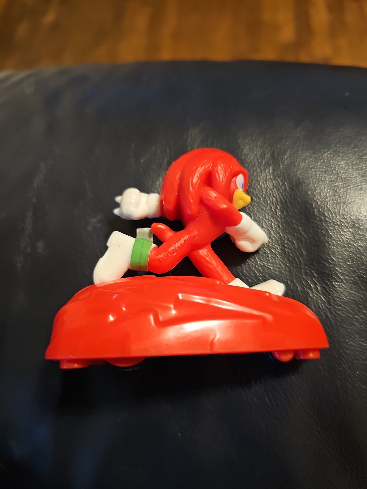 Sonic The Hedgehog Knuckles 2 1/4&Prime; Running Figure With Base 2021