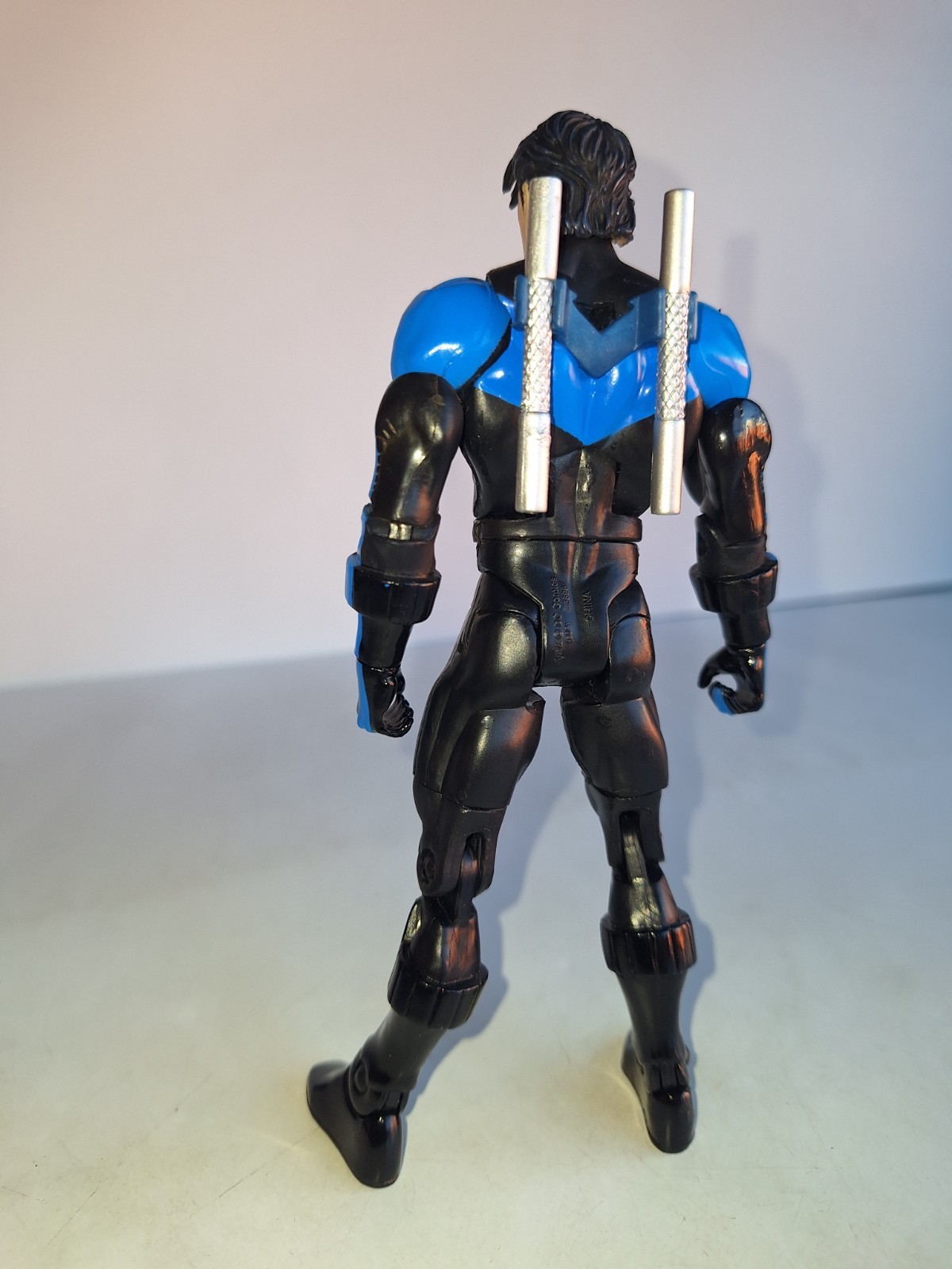 DC Universe Classics Nightwing With Weapons Read Description
