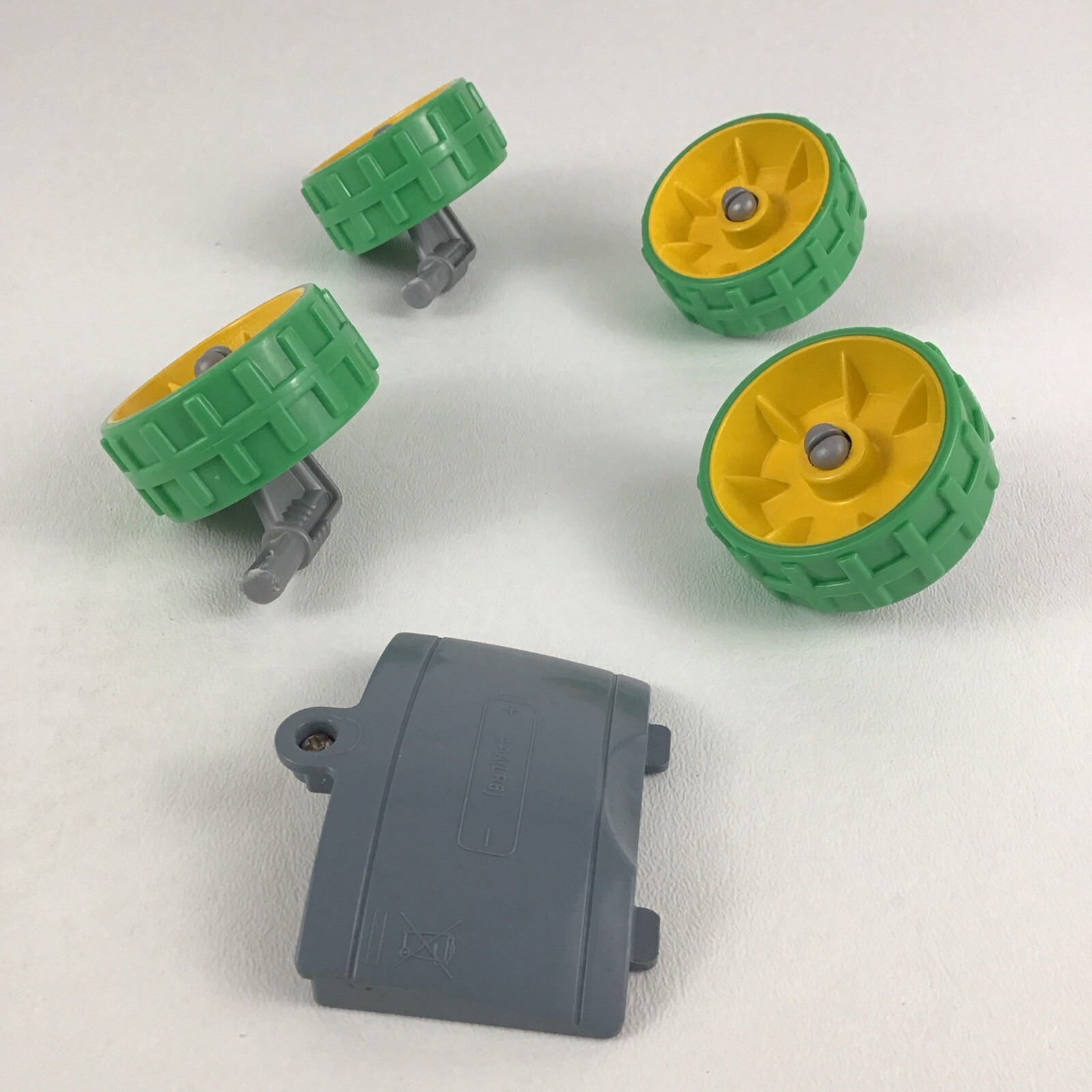 Disney Little Einsteins Pat Pat Transform N Go Rocket Tires Battery Cover