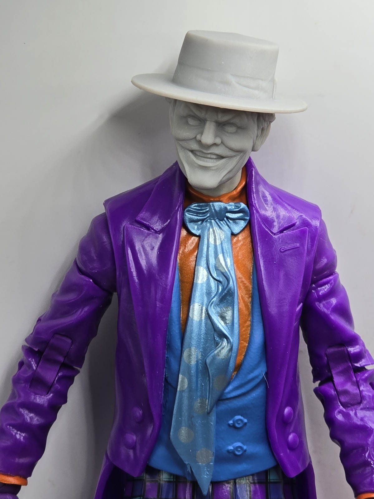 3d Printed BAT VIGILANTE NAPIER JOKE MAN SMILE HAT HEAD 1:10 7&Prime; Dc MULTIVERSE