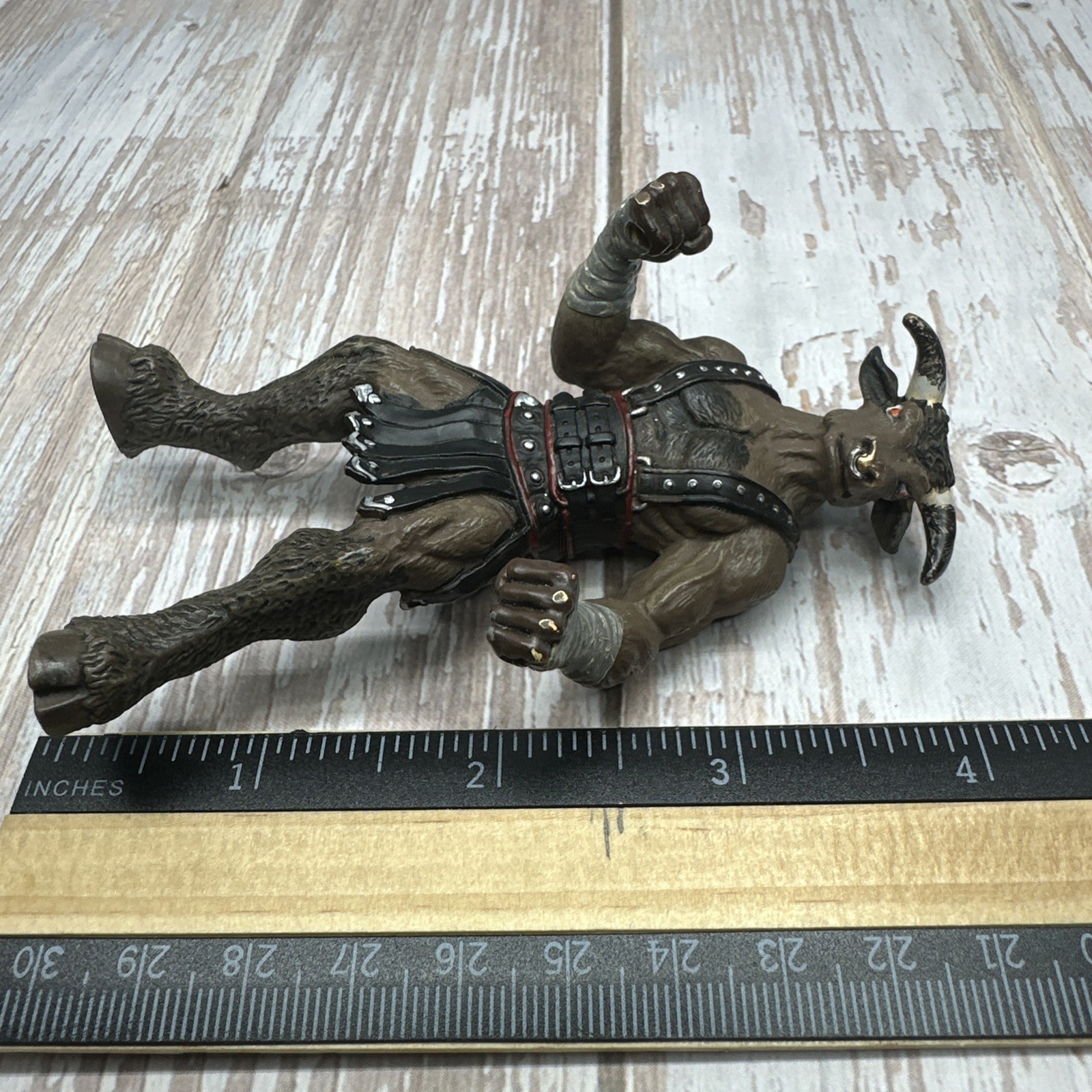 Safari Ltd 4&Prime; Minotaur (Missing Weapon) 801129 ~ Mythical Figure
