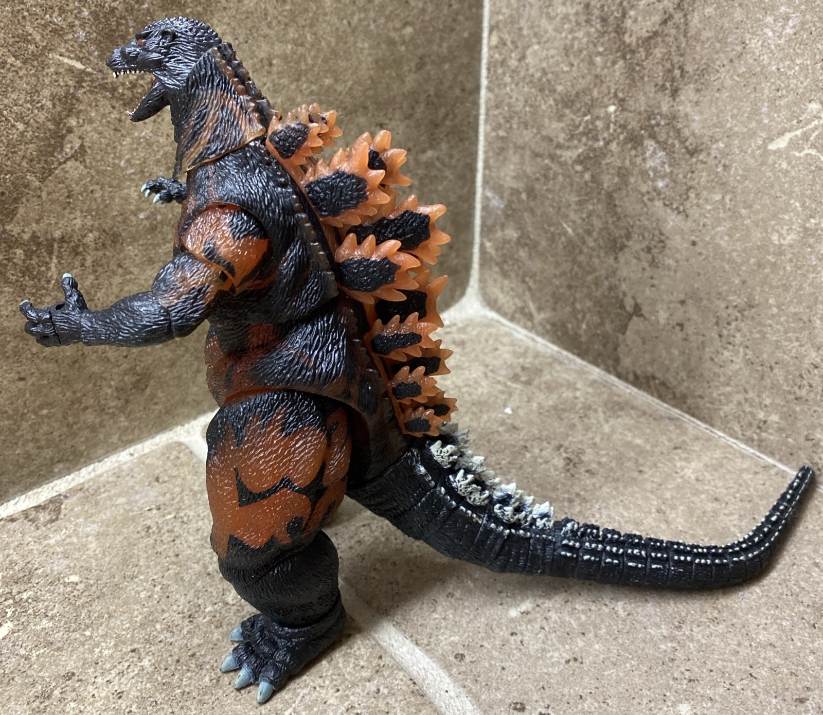 NECA Classic Burning GODZILLA Vs DESTOROYAH Authentic 12&Prime; Head to Tail