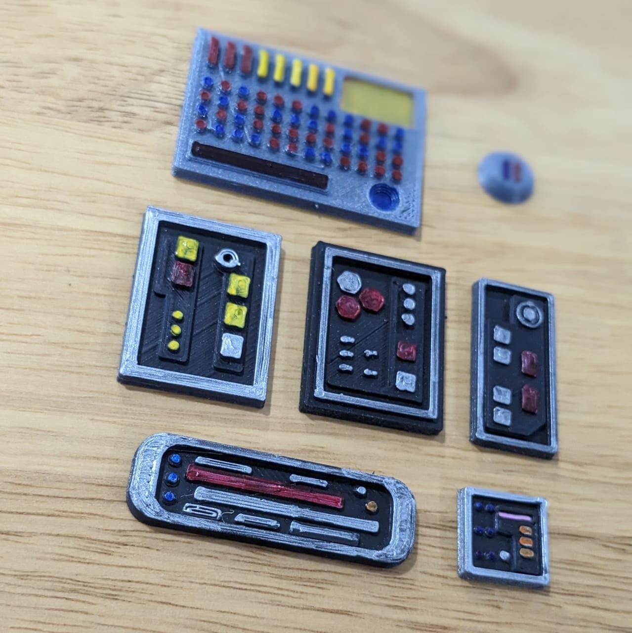 7x Control Panels for 3.75 IN FIGURE DIORAMA