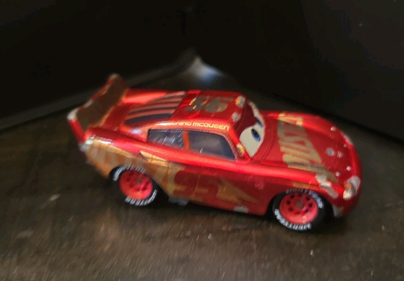 Set Disney Pixar Cars Target Only Rust-Eze McQueen & Metallic Cal Weathers Lot