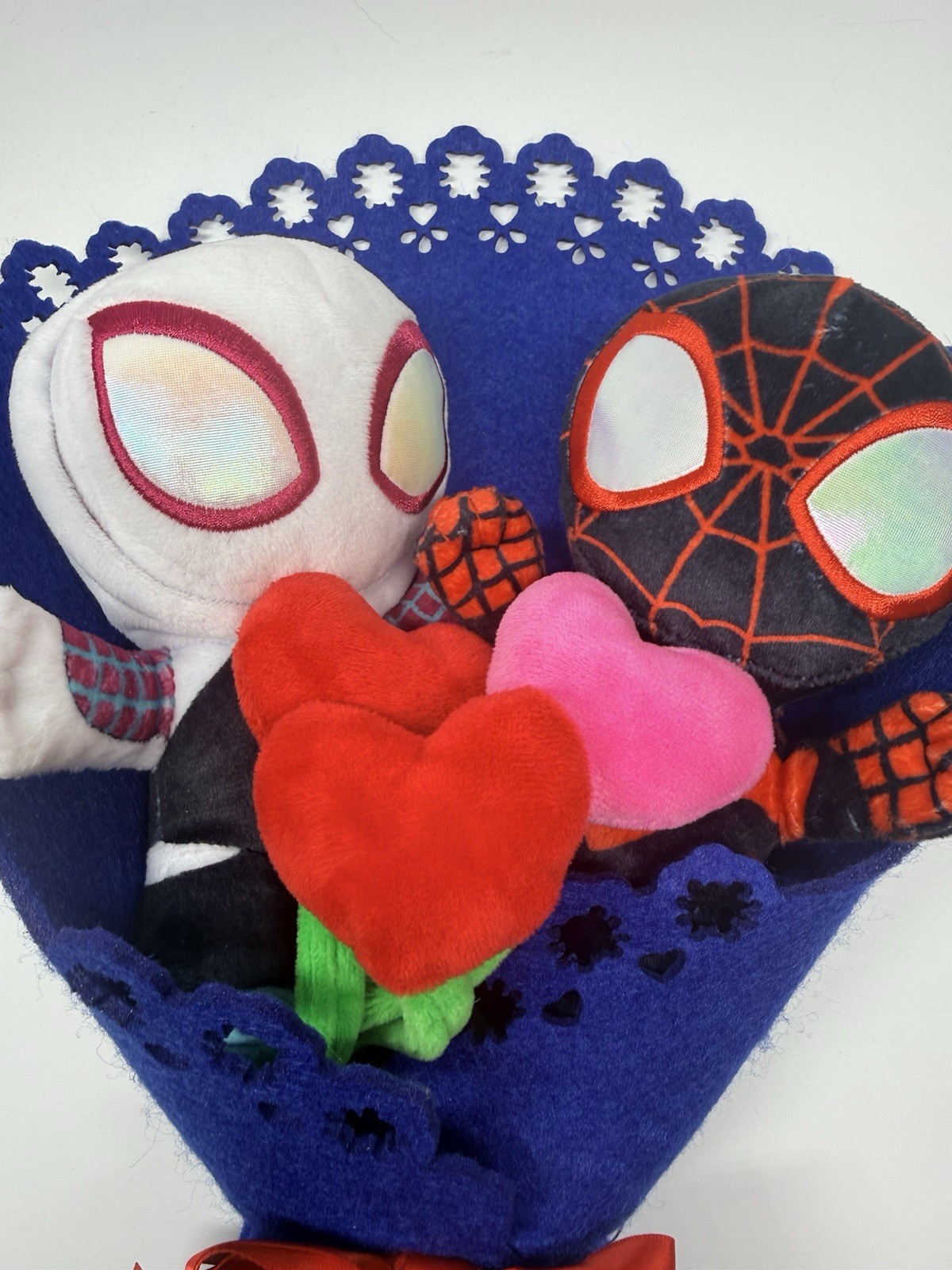 Spider-Man & Ghost-Spider Marvel Valentine&rsquo;s Day 14&Prime; Plush Bouquet 2025